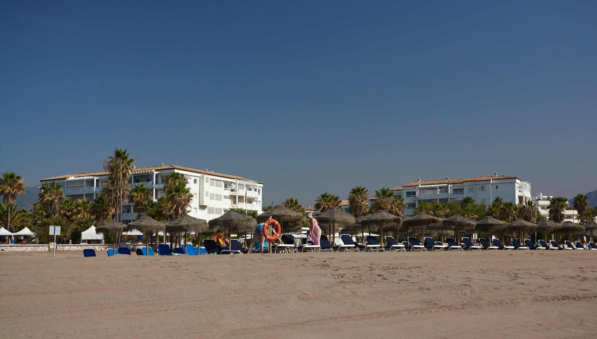 Livescape Playa Rocio Aparthotel Marbella Esterno foto