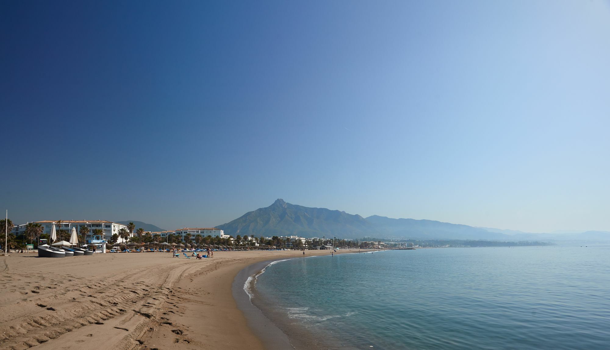 Livescape Playa Rocio Aparthotel Marbella Esterno foto