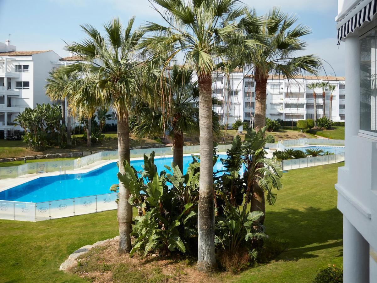 Livescape Playa Rocio Aparthotel Marbella Esterno foto