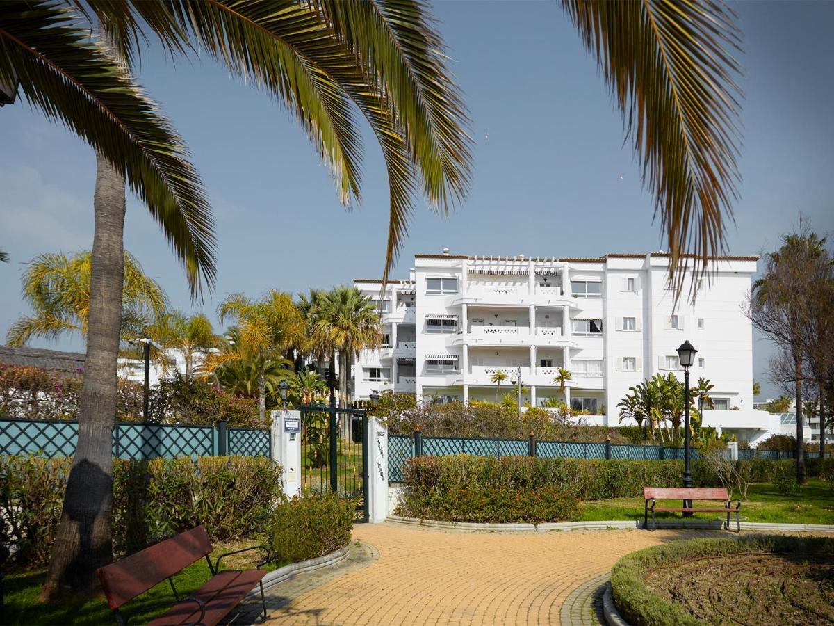 Livescape Playa Rocio Aparthotel Marbella Esterno foto